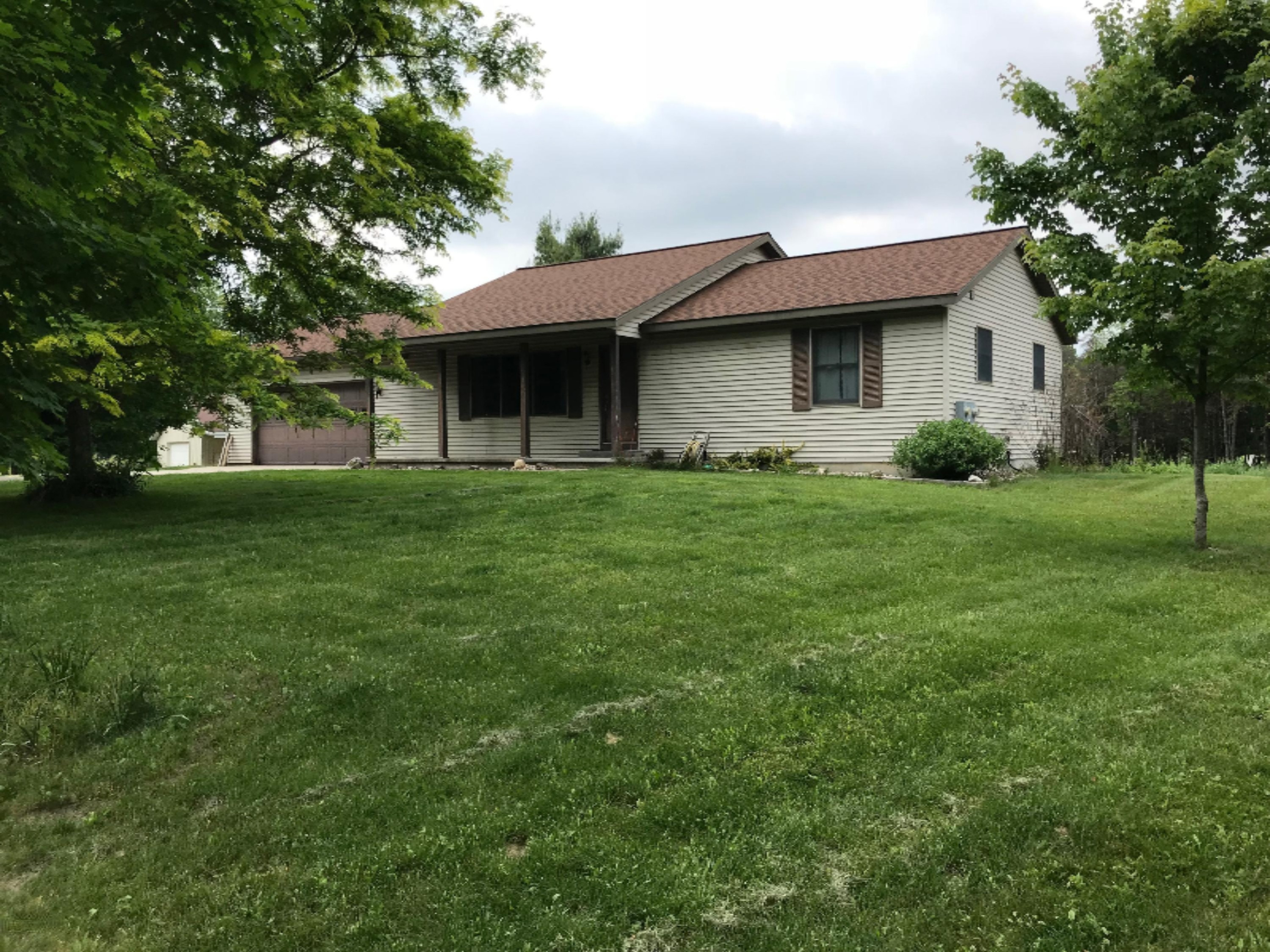 3254 East Buchanan Road Shelby, MI 49455 - Photo 1 of 15 IMG_0410