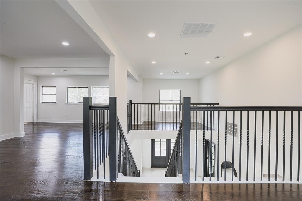 5614 Indian Circle Houston, TX 77056 - Photo 17 of 28 a view of entryway with wooden floor