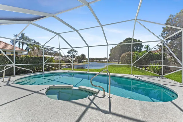 $999,900 | 6073 Winding Lake Drive, Jupiter, FL 33458