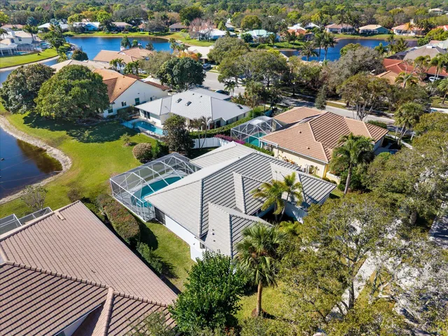 $999,900 | 6073 Winding Lake Drive, Jupiter, FL 33458