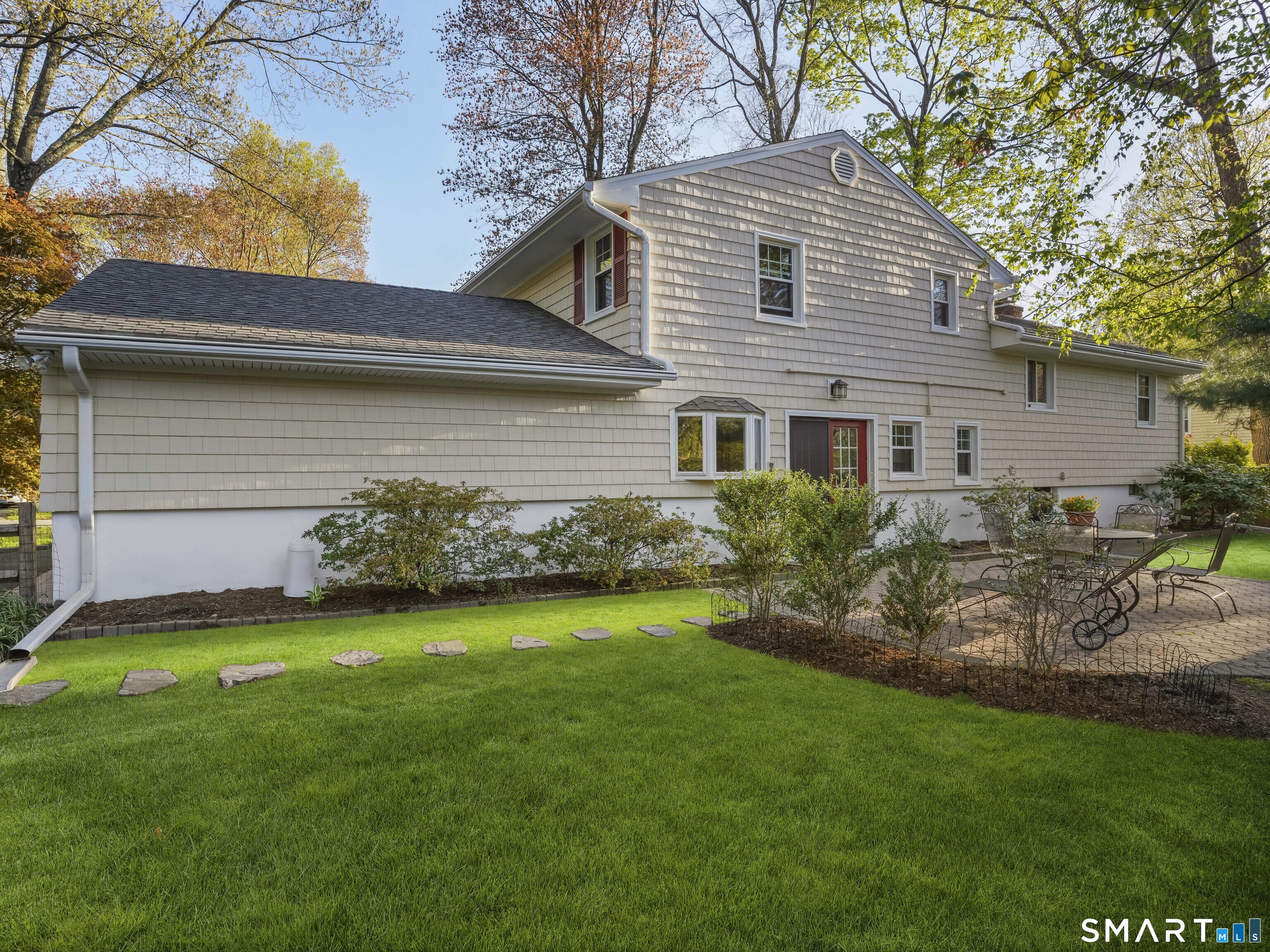 8 Dorset Road Norwalk, CT 06851 - Photo 4 of 29