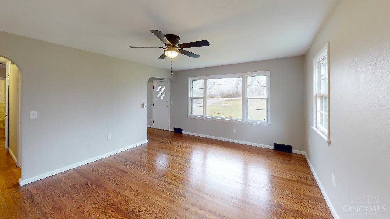 5819 Hendrickson Road Franklin, OH 45005 - Photo 3 of 16 Gallery Image 3