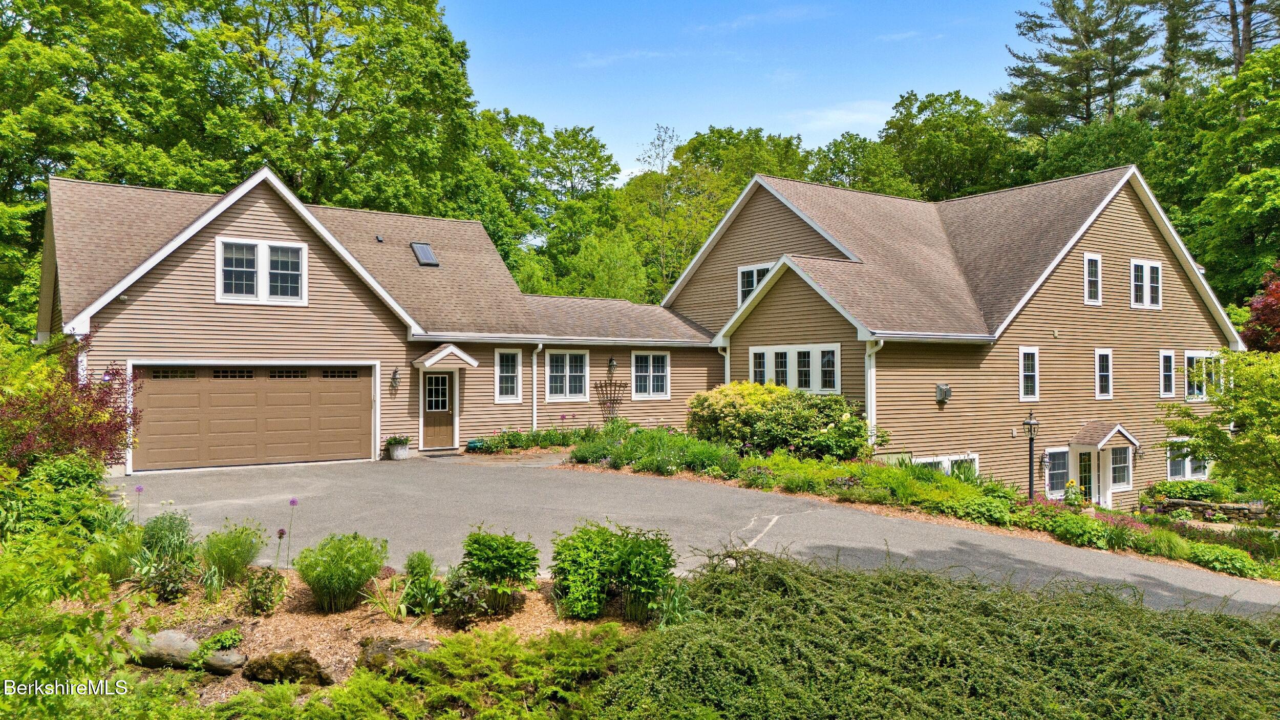 13 Taconic Avenue Lenox, MA 01240 - Photo 5 of 82 Front of House