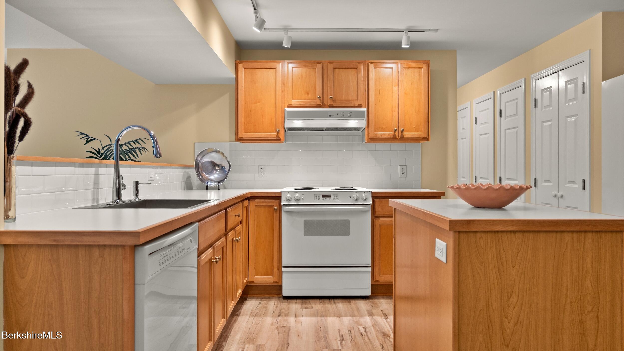 13 Taconic Avenue Lenox, MA 01240 - Photo 57 of 82 In-Law Suite Kitchen