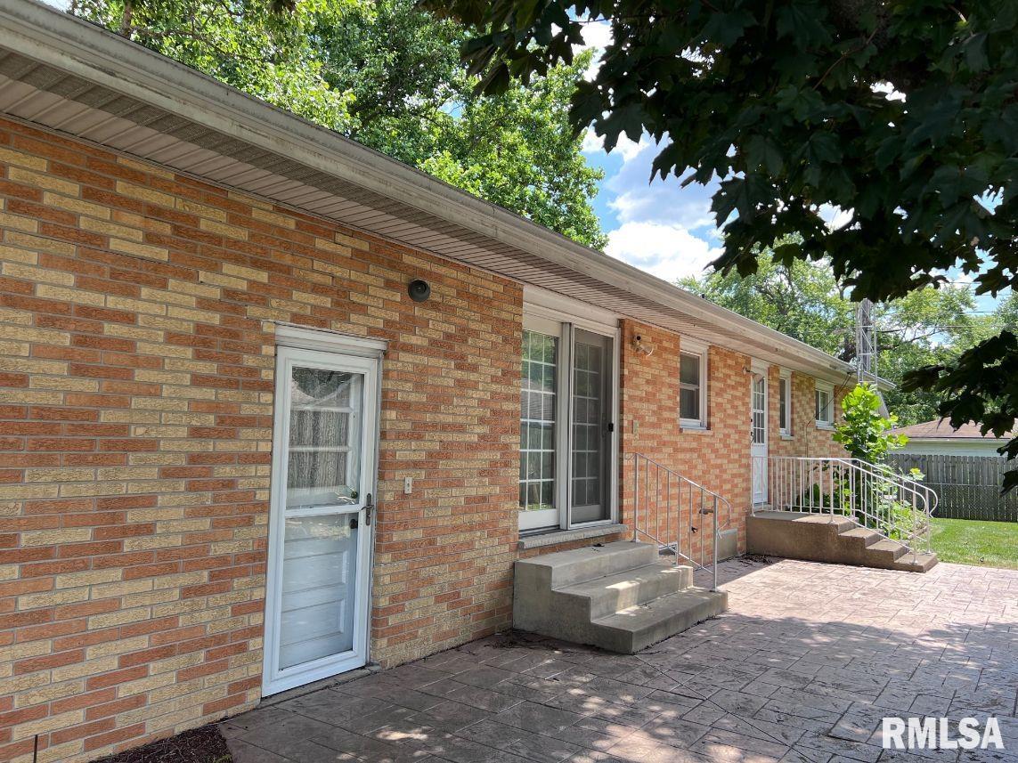 301 West Lake Shore Drive Springfield, IL 62703 - Photo 8 of 34 Gallery Image 8