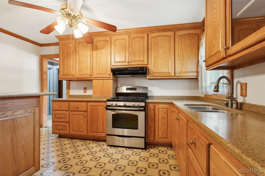 456 Queens Creek Road Williamsburg, VA 23185 - Photo 28 of 44 a kitchen with stainless steel appliances granite countertop a sink a stove and a microwave