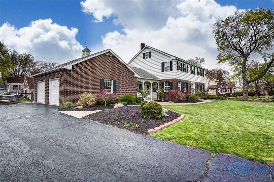 406 Eagle Point Road Rossford, OH 43460 - Photo 3 of 35 Gallery Image 3