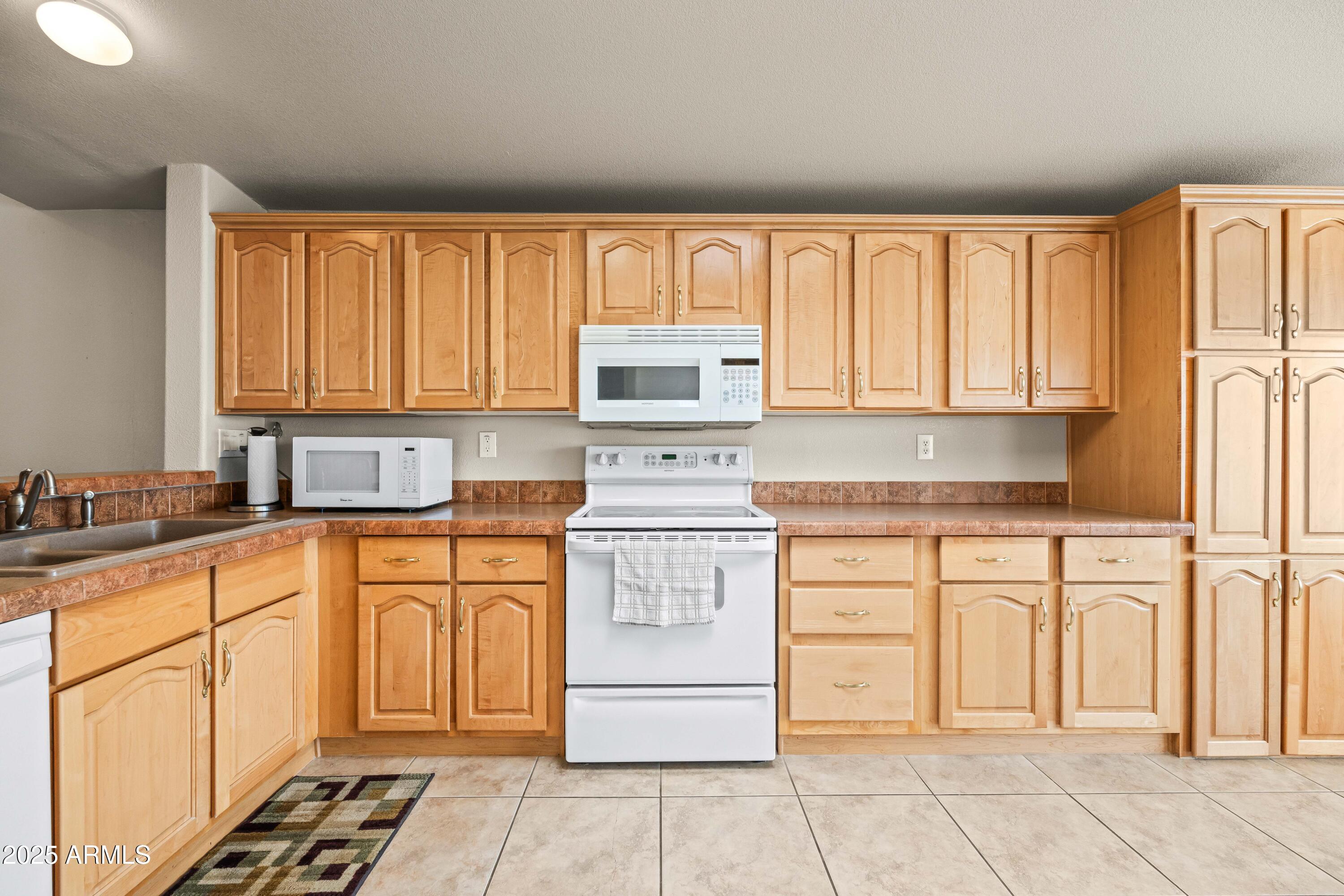 3301 South Goldfield Road, Unit 2102 Apache Junction, AZ 85119 - Photo 7 of 54 2b