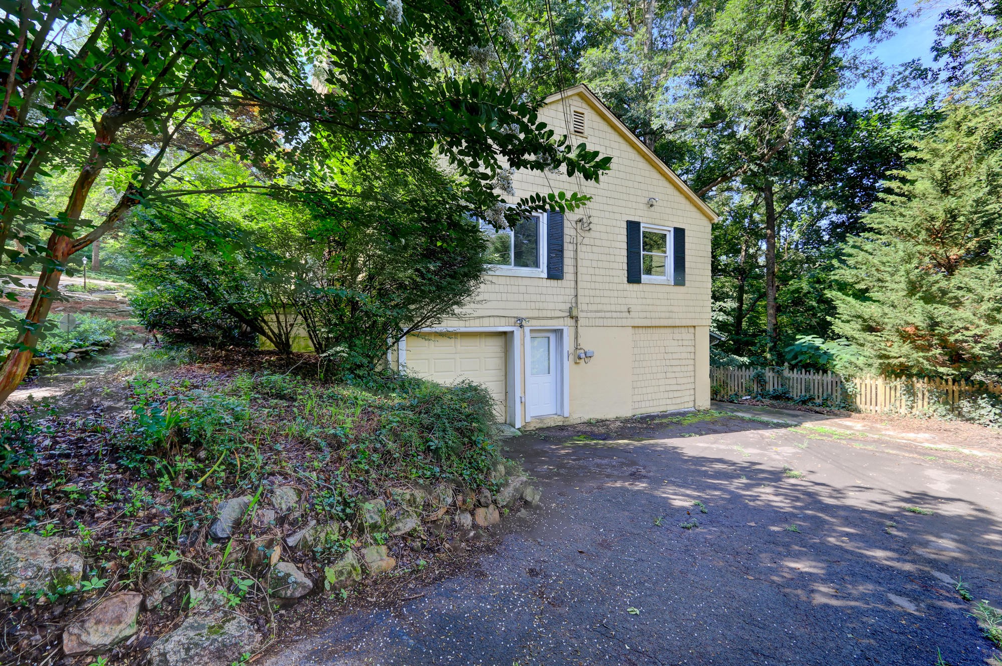 1521 Duncan Road Knoxville, TN 37919 - Photo 2 of 32 Gallery Image 2