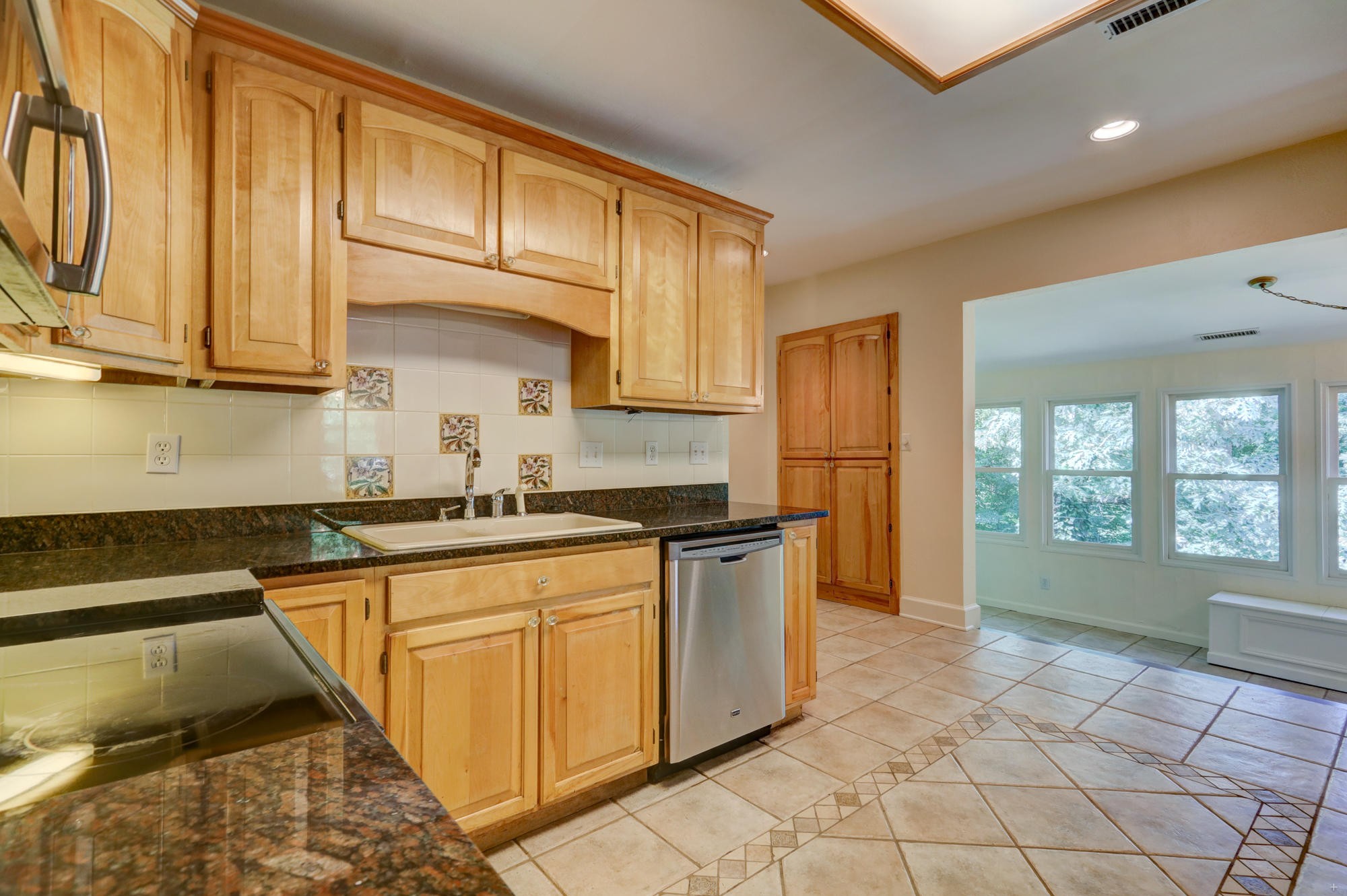 1521 Duncan Road Knoxville, TN 37919 - Photo 8 of 32 Gallery Image 8