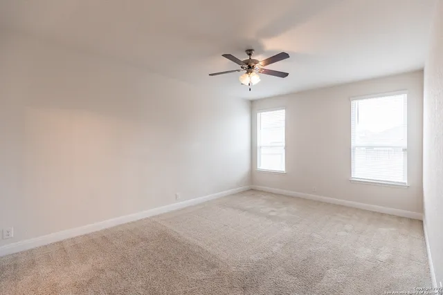 a view of empty room with window