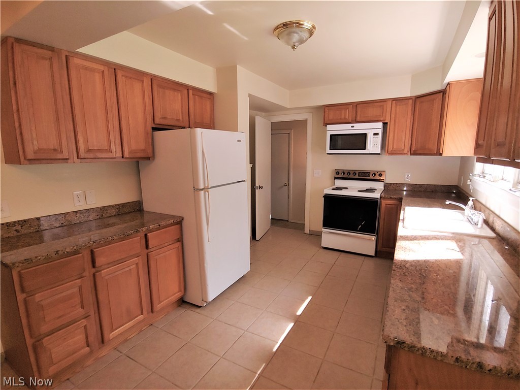 29400 Harvard Road Beachwood, OH 44122 - Photo 4 of 18 Kitchen