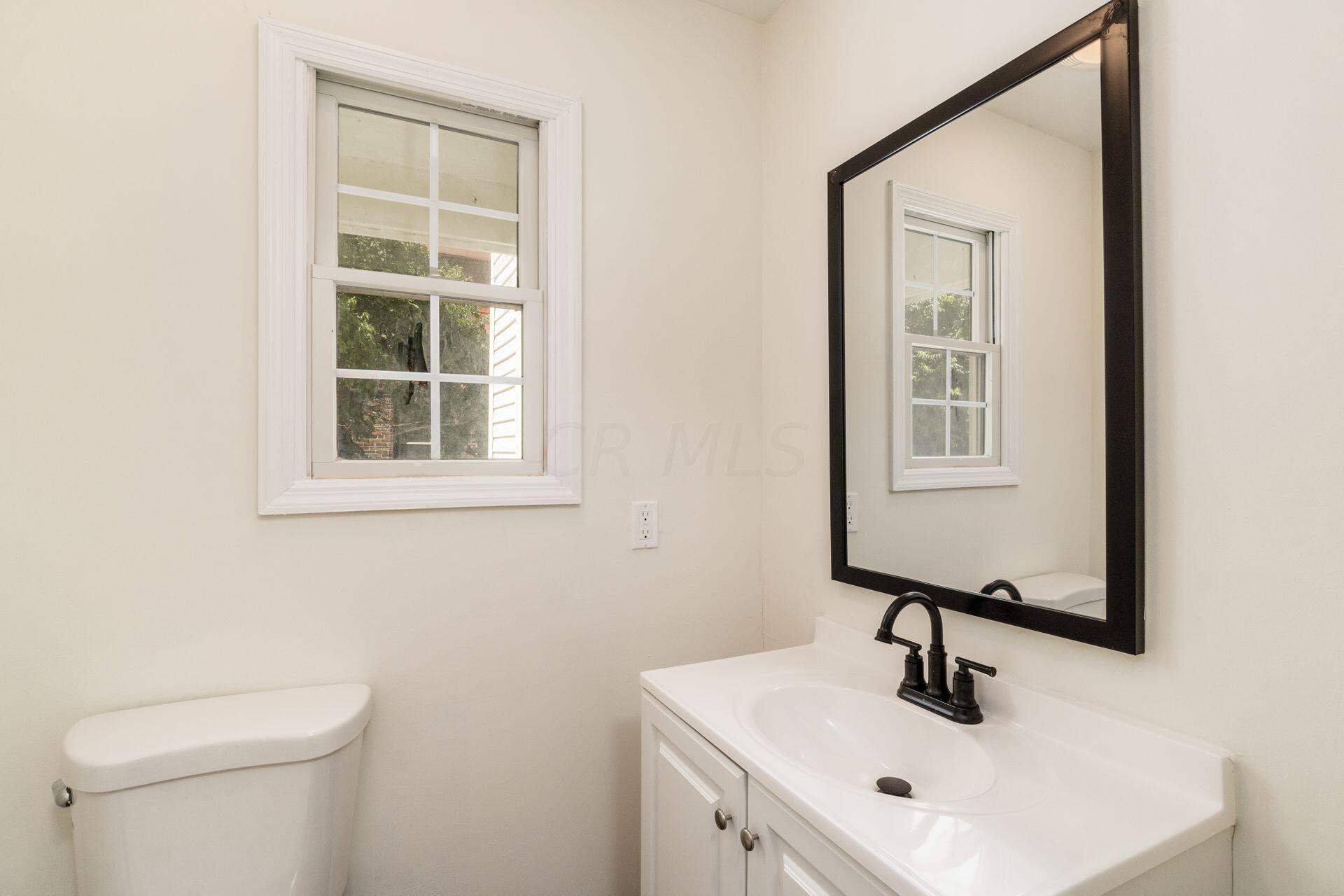 899 North Nelson Road Columbus, OH 43219 - Photo 14 of 37 028_S - 899 N Nelson Rd - 079