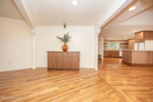 $1,398,990 | 132 Pine Drive, Ocean Springs, MS 39564