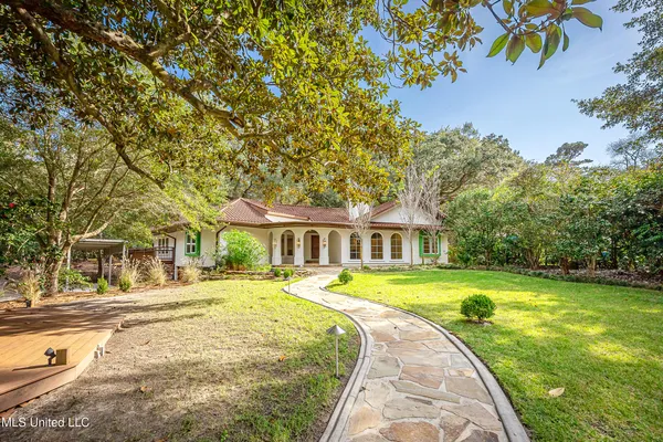 $1,398,990 | 132 Pine Drive, Ocean Springs, MS 39564
