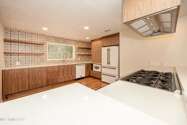 $1,398,990 | 132 Pine Drive, Ocean Springs, MS 39564