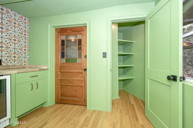 $1,500,000 | 132 Pine Drive, Ocean Springs, MS 39564