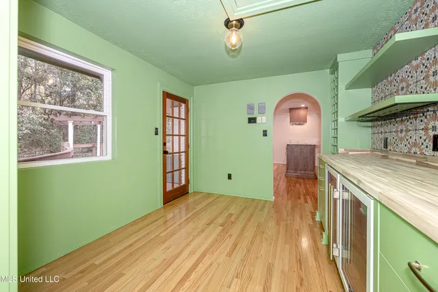 $1,500,000 | 132 Pine Drive, Ocean Springs, MS 39564