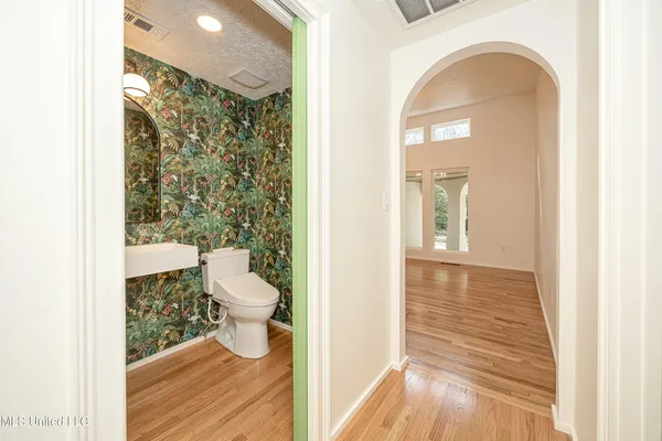 $1,398,990 | 132 Pine Drive, Ocean Springs, MS 39564