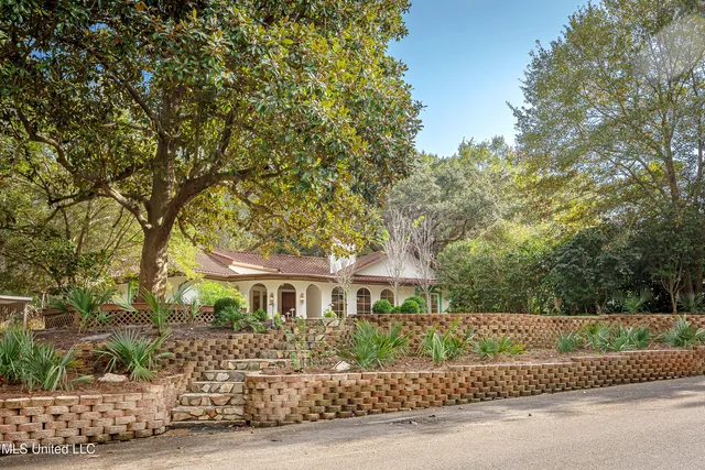 $1,500,000 | 132 Pine Drive, Ocean Springs, MS 39564
