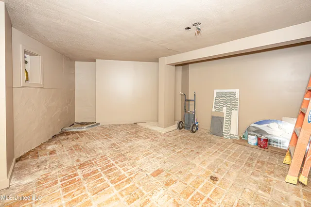 $1,500,000 | 132 Pine Drive, Ocean Springs, MS 39564