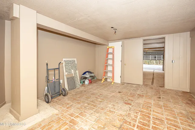 $1,500,000 | 132 Pine Drive, Ocean Springs, MS 39564