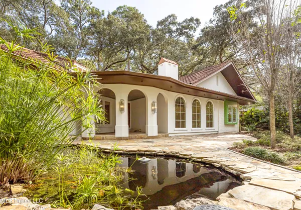 $1,398,990 | 132 Pine Drive, Ocean Springs, MS 39564