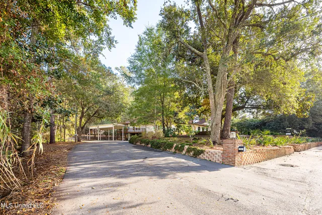$1,500,000 | 132 Pine Drive, Ocean Springs, MS 39564