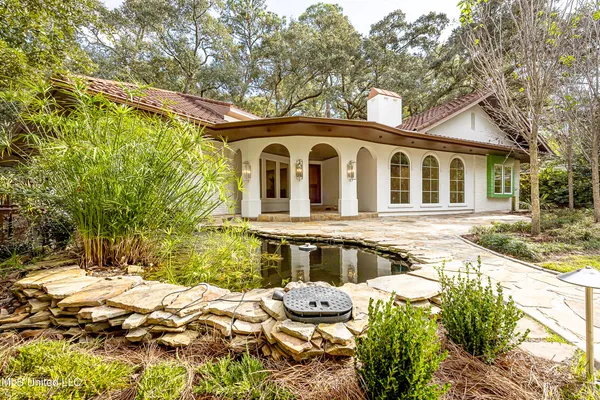 $1,398,990 | 132 Pine Drive, Ocean Springs, MS 39564