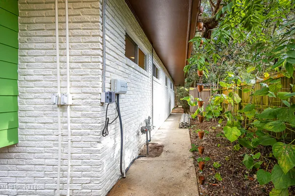 $1,398,990 | 132 Pine Drive, Ocean Springs, MS 39564