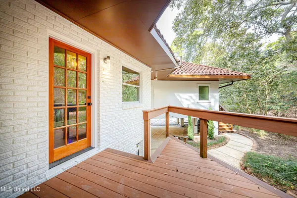 $1,398,990 | 132 Pine Drive, Ocean Springs, MS 39564