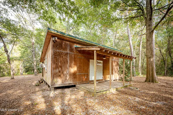 $1,398,990 | 132 Pine Drive, Ocean Springs, MS 39564