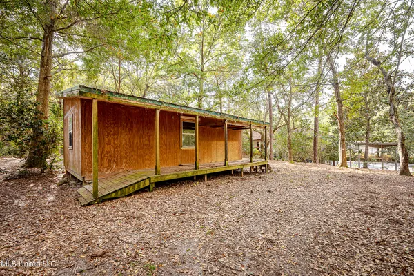 $1,398,990 | 132 Pine Drive, Ocean Springs, MS 39564