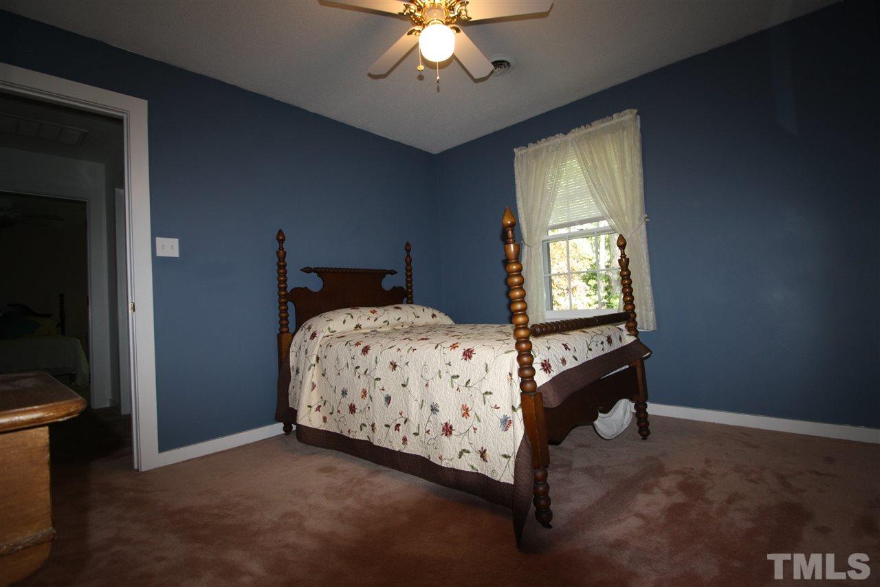 8624 Langtree Lane Raleigh, NC 27613 - Photo 14 of 25 with 2 closets