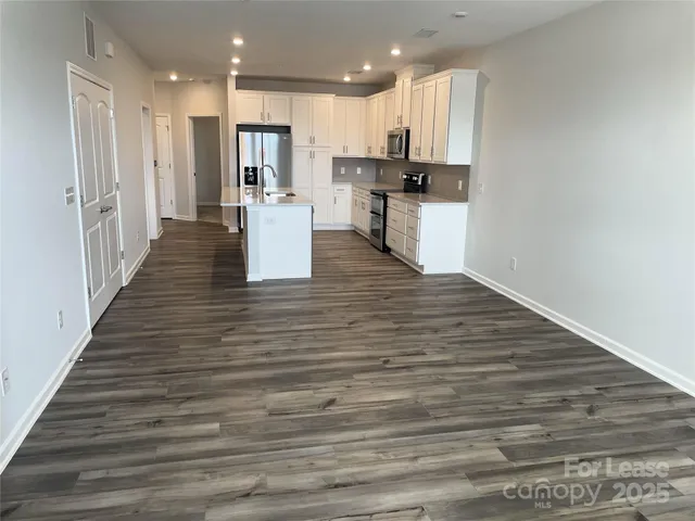 $1,850 | 4455 Reed Crk Drive, Unit 305, Sherrills Ford, NC 28673