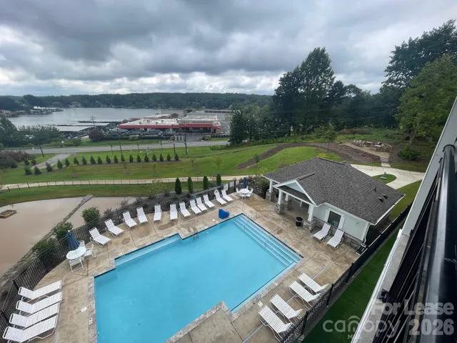 $1,850 | 4455 Reed Crk Drive, Unit 305, Sherrills Ford, NC 28673