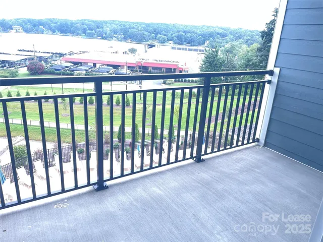 $1,850 | 4455 Reed Crk Drive, Unit 305, Sherrills Ford, NC 28673