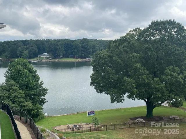 $1,850 | 4455 Reed Crk Drive, Unit 305, Sherrills Ford, NC 28673