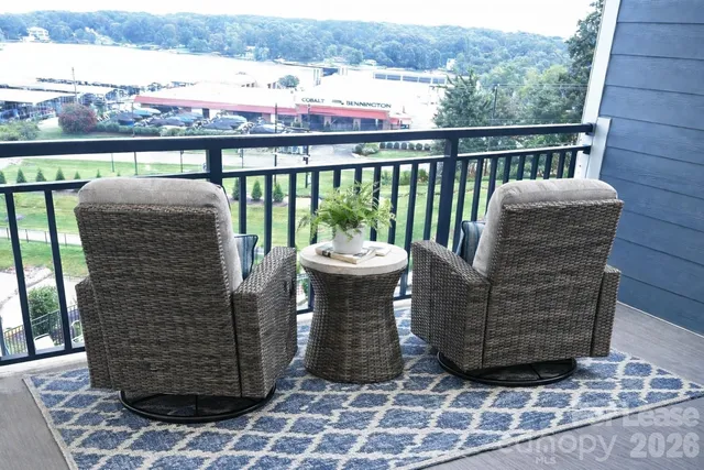 $1,850 | 4455 Reed Crk Drive, Unit 305, Sherrills Ford, NC 28673