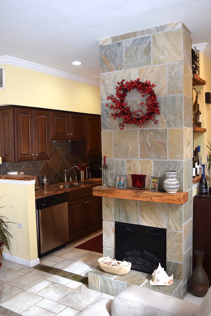 Undisclosed Address Elmhurst, IL 60126 - Photo 4 of 19