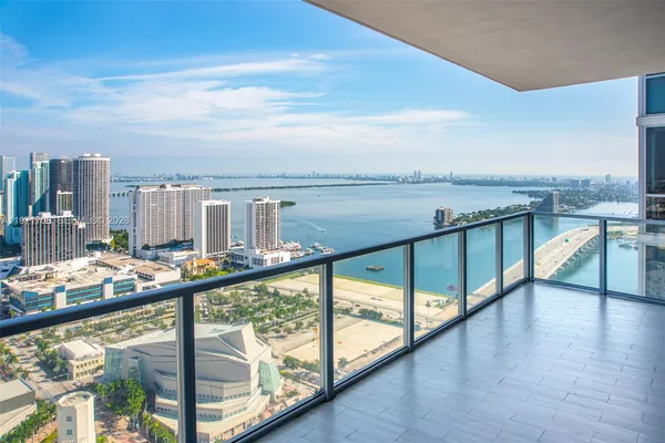 $8,000 | 1100 Biscayne Boulevard, Unit 4405, Miami, FL 33132