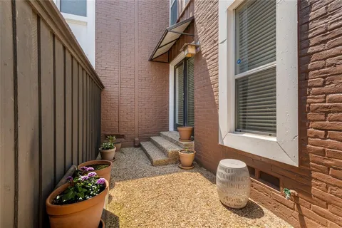 $355,000 | 5928 Sandhurst Lane, Unit 127, Dallas, TX 75206