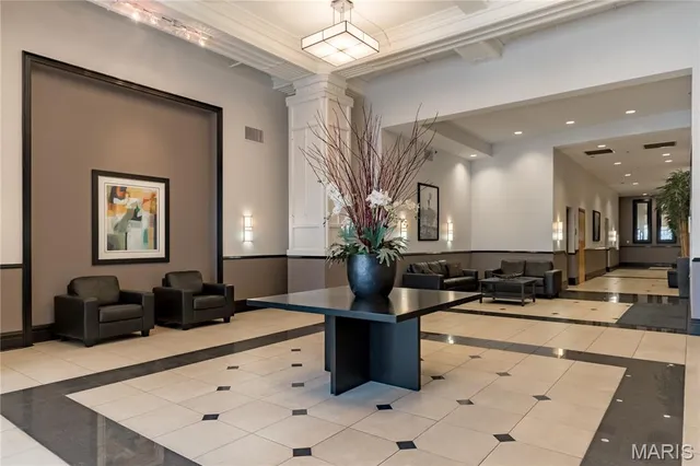 $175,900 | 1501 Locust Street, Unit 909, St. Louis, MO 63103