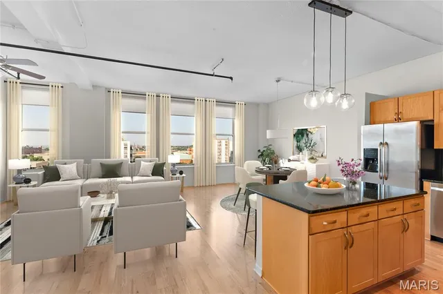 $175,900 | 1501 Locust Street, Unit 909, St. Louis, MO 63103