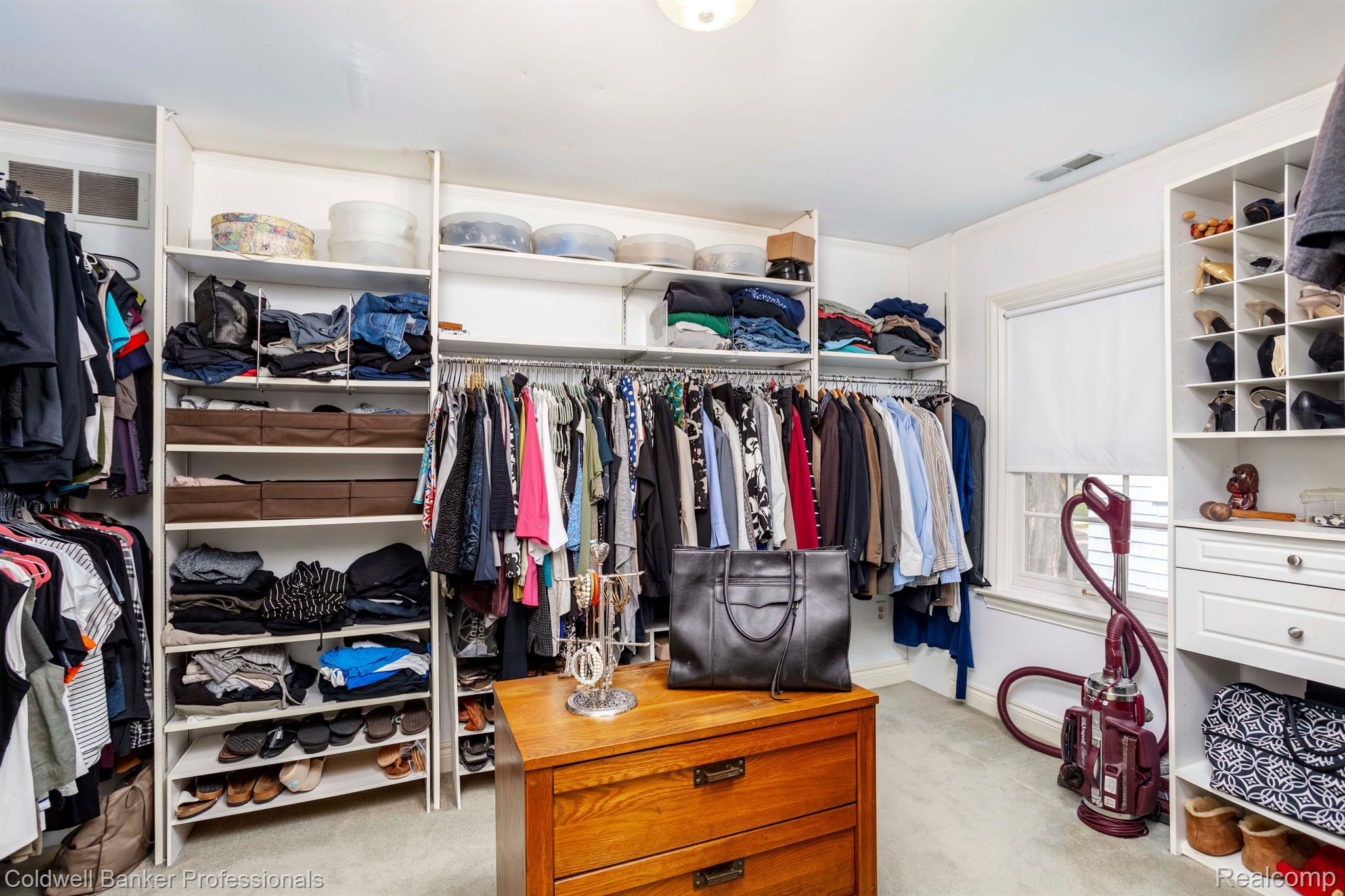 558 Lincoln Road Grosse Pointe, MI 48230 - Photo 24 of 47 Master Closet