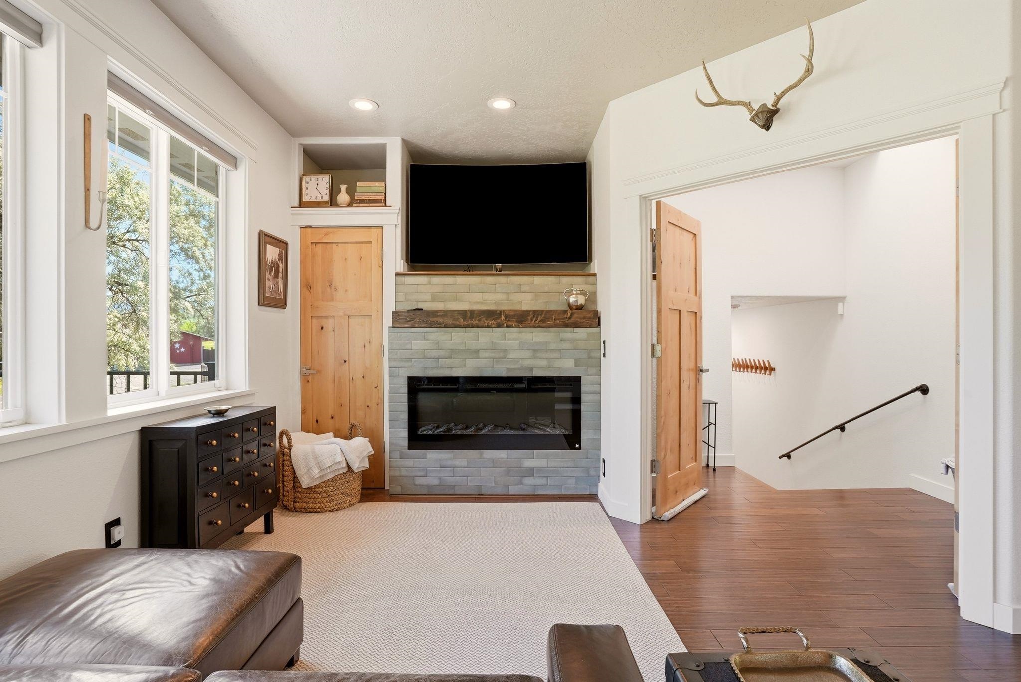 6819 South Meadows Road Spokane, WA 99223 - Photo 16 of 50