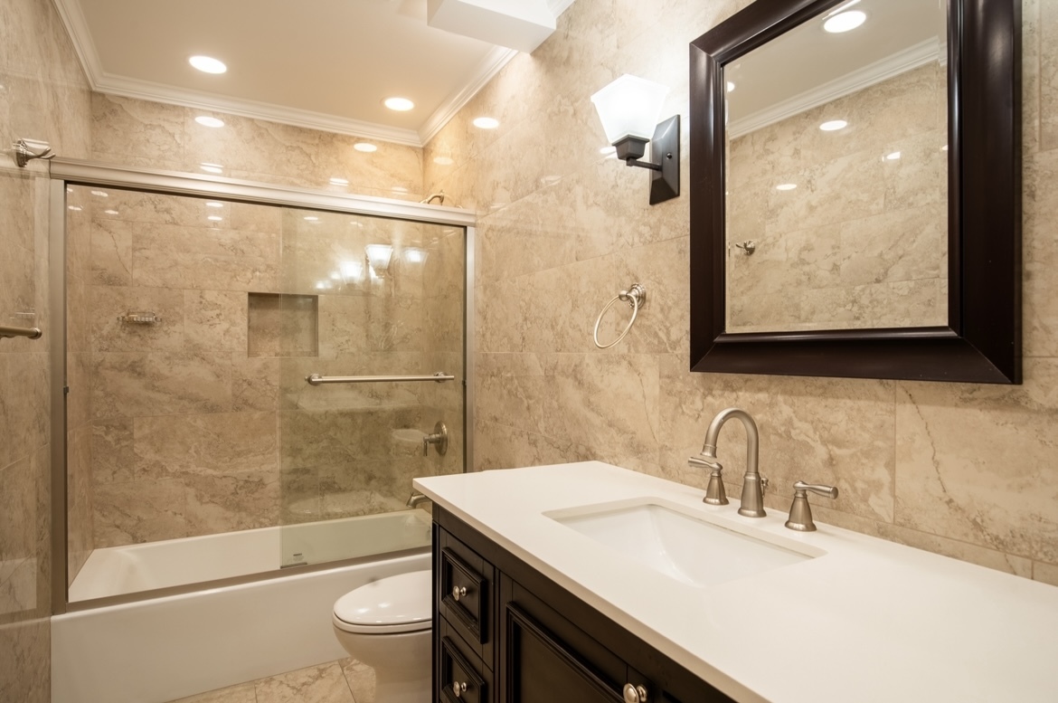 453 Raintree Drive, Unit 3P Glen Ellyn, IL 60137 - Photo 6 of 13 Gallery Image 6