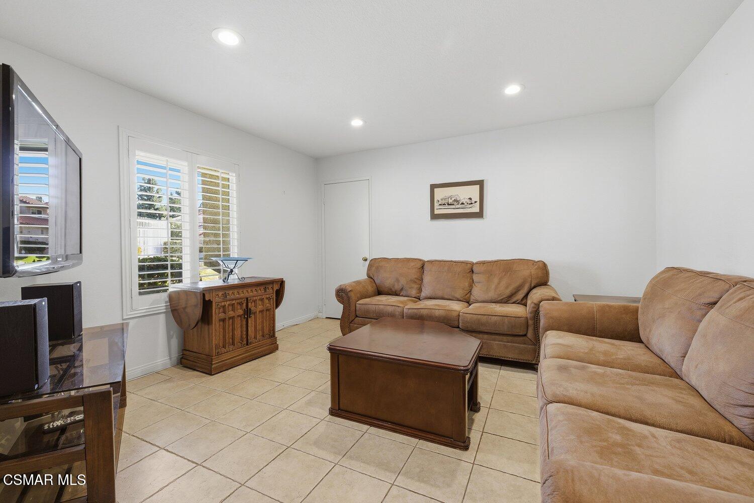 19137 Index Street, Unit 9 Porter Ranch, CA 91326 - Photo 28 of 40 014_cjp_3382_943