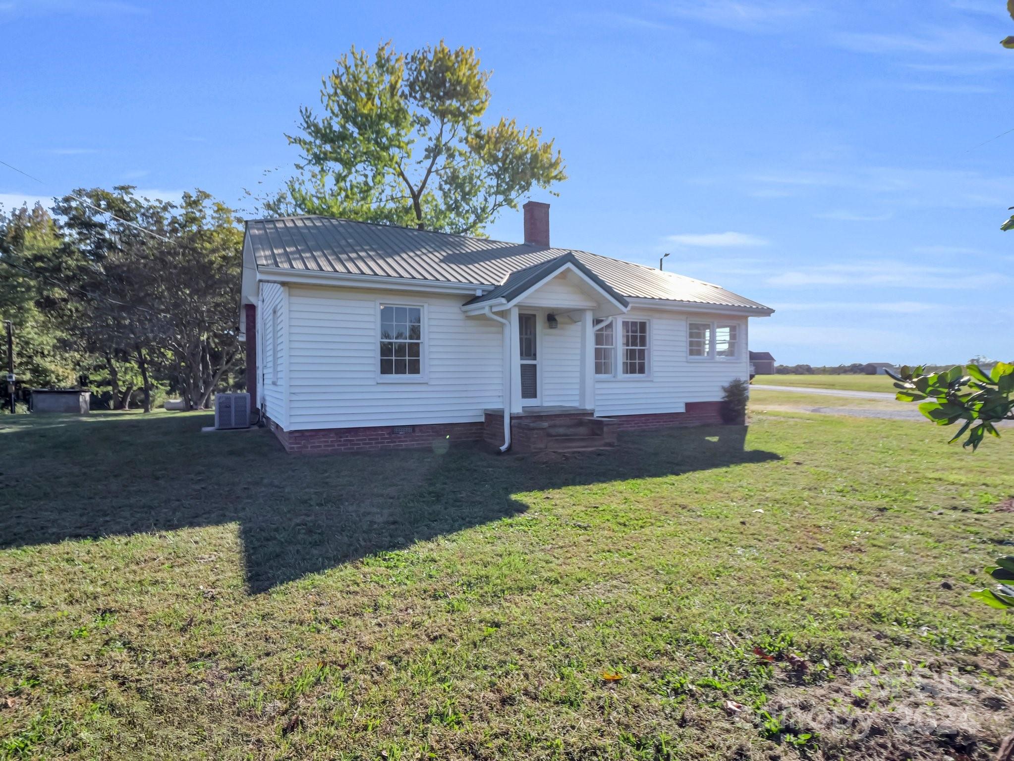 574 Cat Square Road Lincolnton, NC 28092 - Photo 4 of 48 a view of a house with a yard
