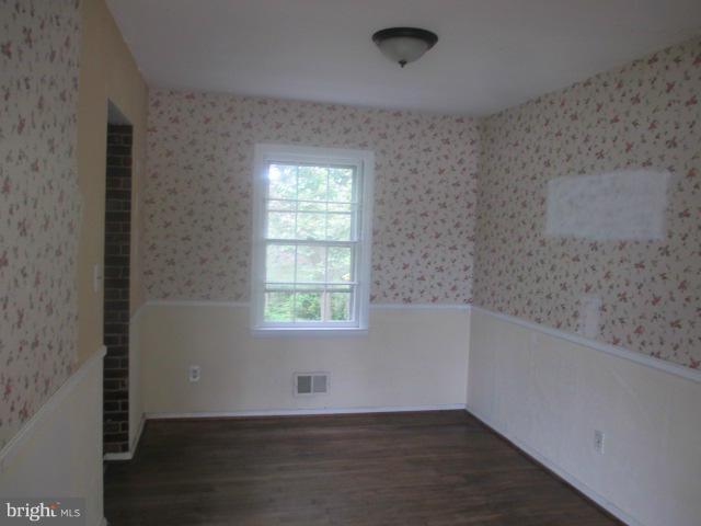 9004 Lodi Road Baltimore, MD 21236 - Photo 3 of 8 Dining Room